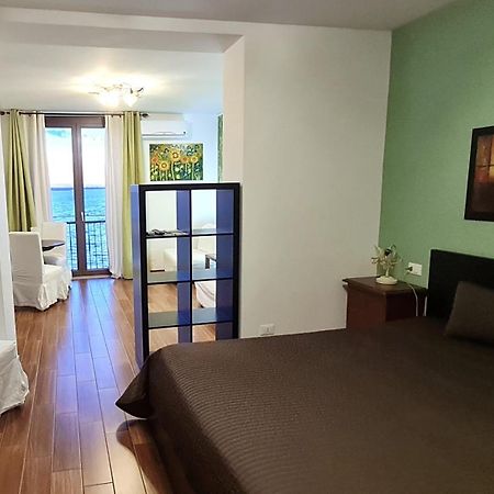 L'Isola Aer B&B Лезина Экстерьер фото